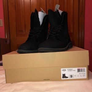 UGG Women’s Black Quincy Boot. NEVER BEEN WORN!